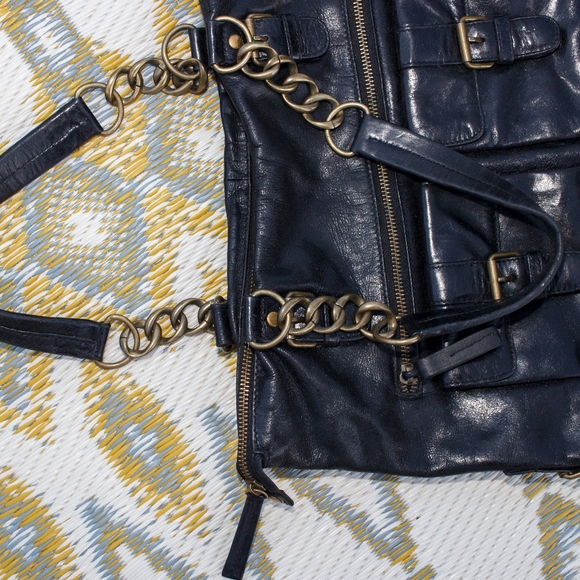 Black Leather Shoulder Bag - Picture 8 of 8